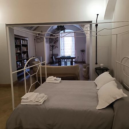 Palazzo Bernardini B & B มาเตรา ภายนอก รูปภาพ