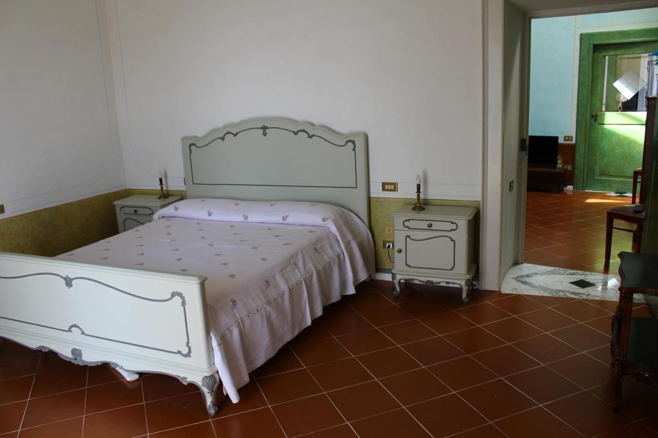 Palazzo Bernardini B & B มาเตรา ภายนอก รูปภาพ