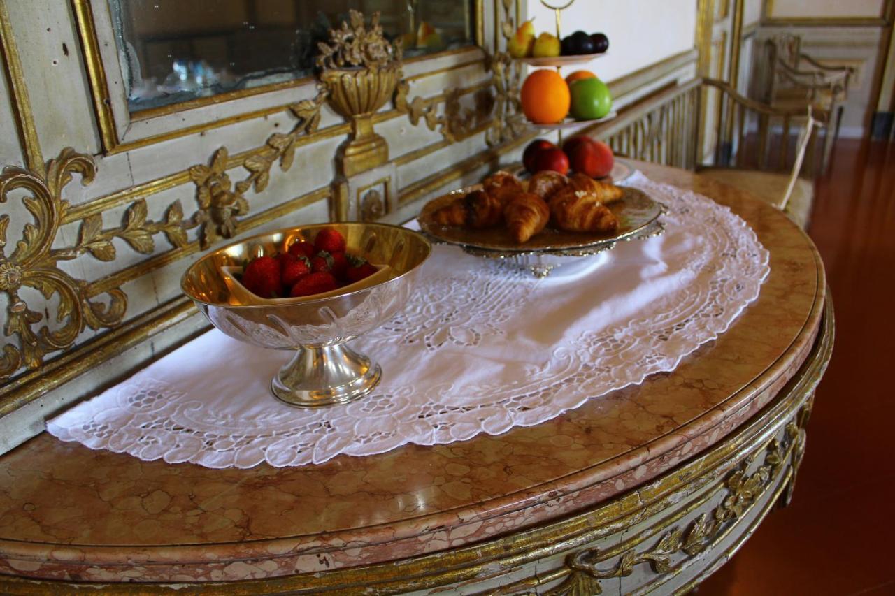 Palazzo Bernardini B & B มาเตรา ภายนอก รูปภาพ