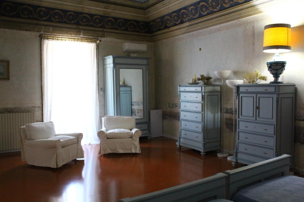 Palazzo Bernardini B & B มาเตรา ภายนอก รูปภาพ