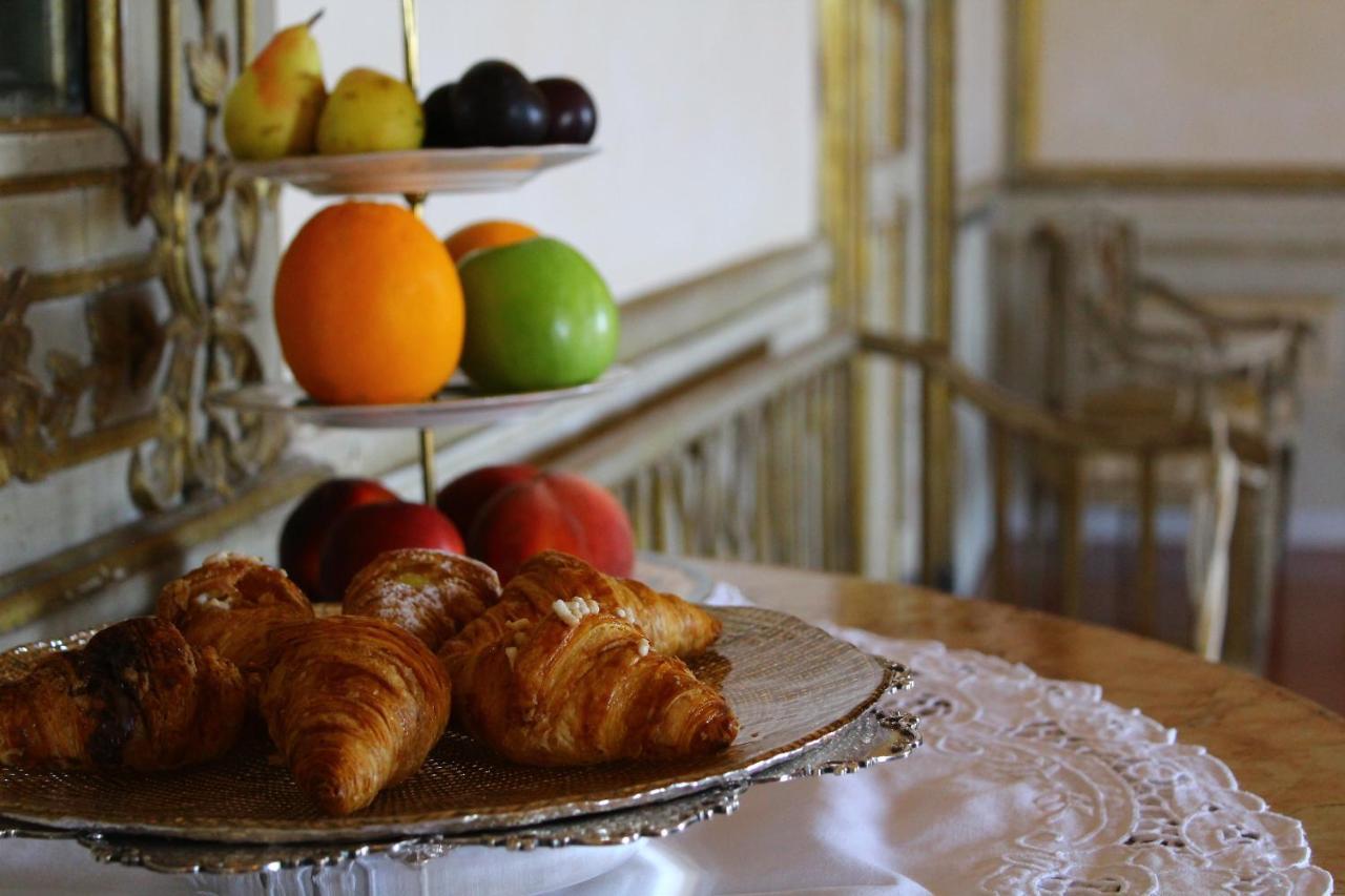 Palazzo Bernardini B & B มาเตรา ภายนอก รูปภาพ