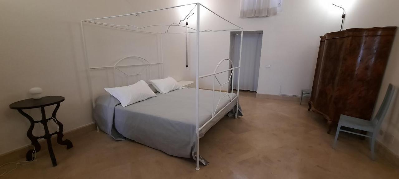 Palazzo Bernardini B & B มาเตรา ภายนอก รูปภาพ