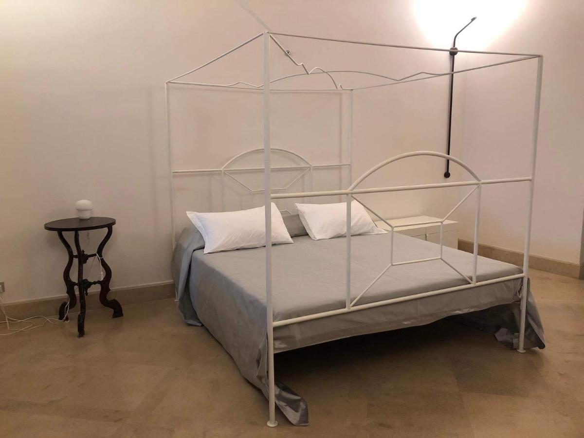 Palazzo Bernardini B & B มาเตรา ภายนอก รูปภาพ