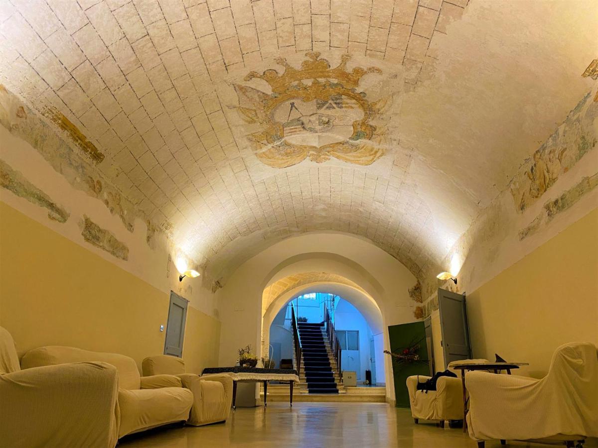 Palazzo Bernardini B & B มาเตรา ภายนอก รูปภาพ
