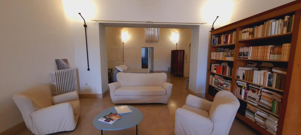 Palazzo Bernardini B & B มาเตรา ภายนอก รูปภาพ