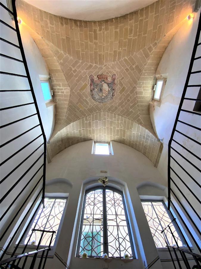 Palazzo Bernardini B & B มาเตรา ภายนอก รูปภาพ