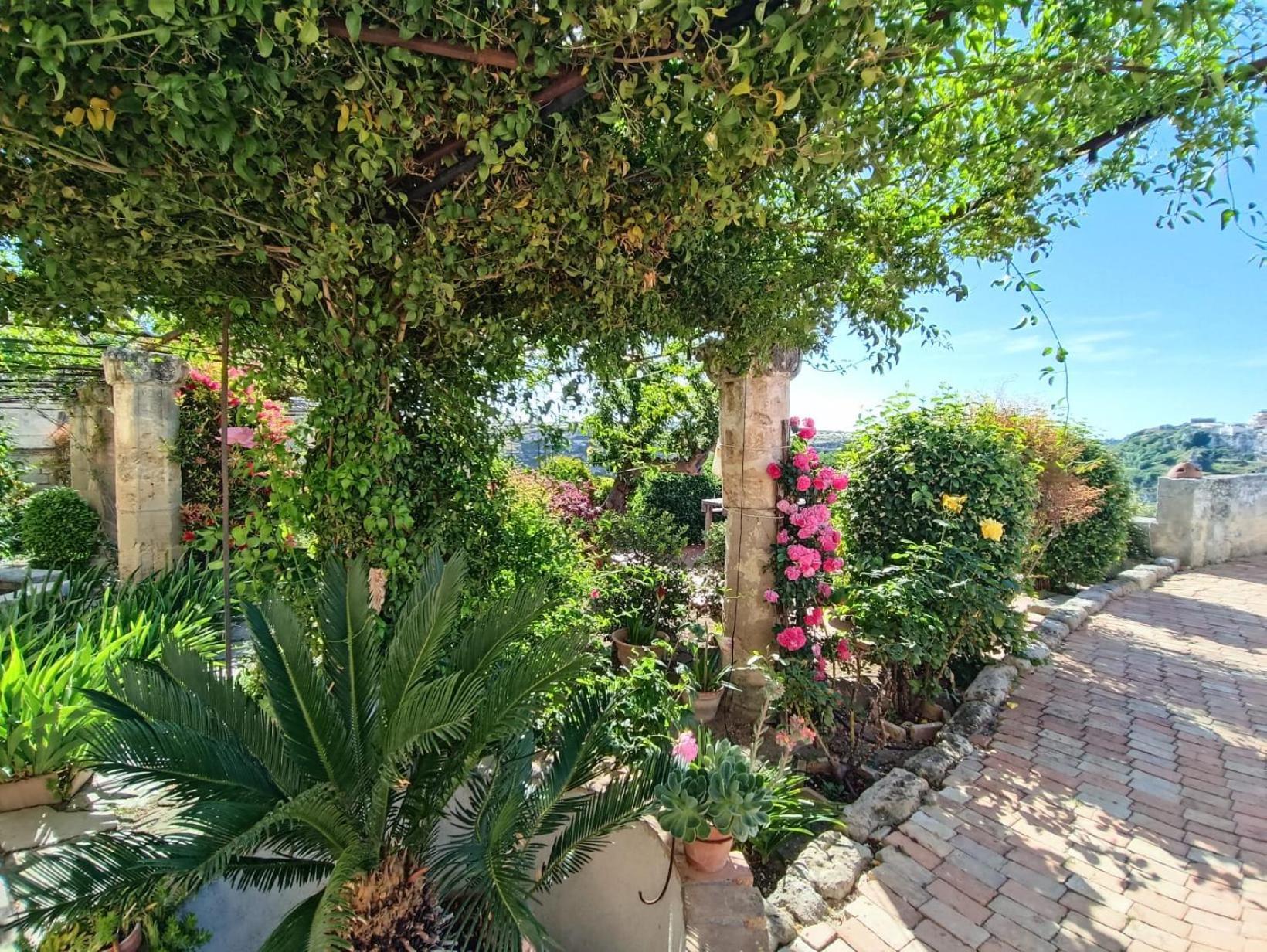 Palazzo Bernardini B & B มาเตรา ภายนอก รูปภาพ